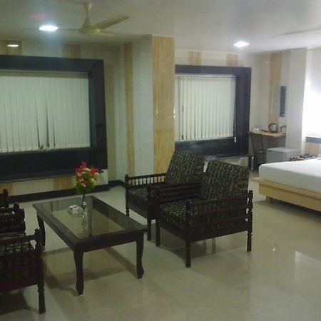 Hotel Arch Manor Deluxe Бхопал Номер фото