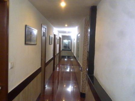 Hotel Arch Manor Deluxe Бхопал Экстерьер фото